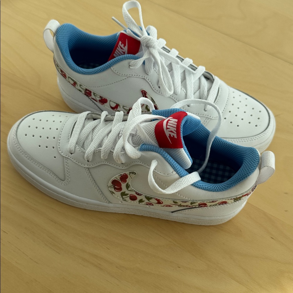 LIMITED EDITION NIKE. White Cherry 🍒🍒🍒
Nike Court Borough Low 2